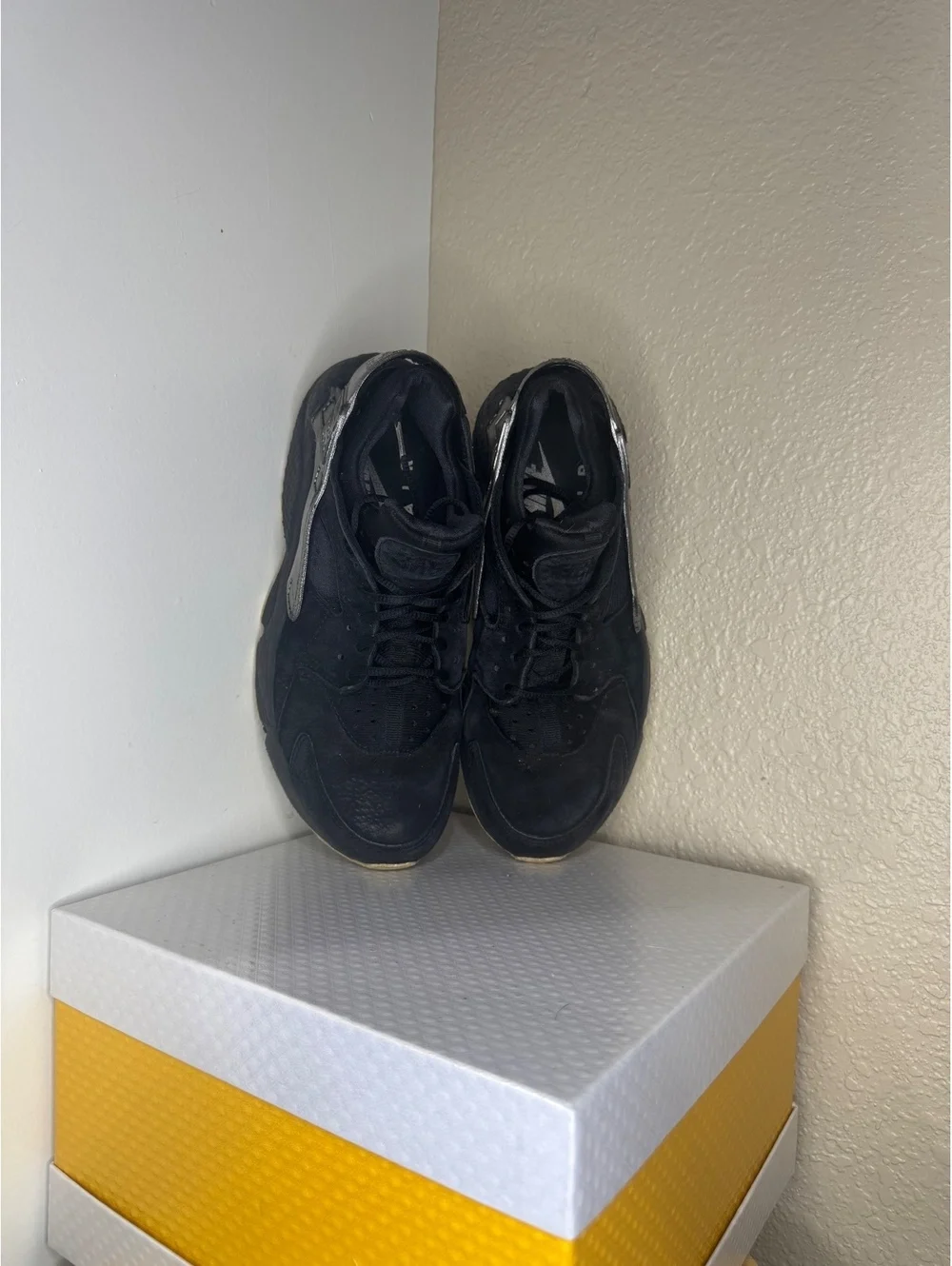 Nike Air Huarache Black Metallic Silver GS Youth Size 6Y Sneakers Used No Box